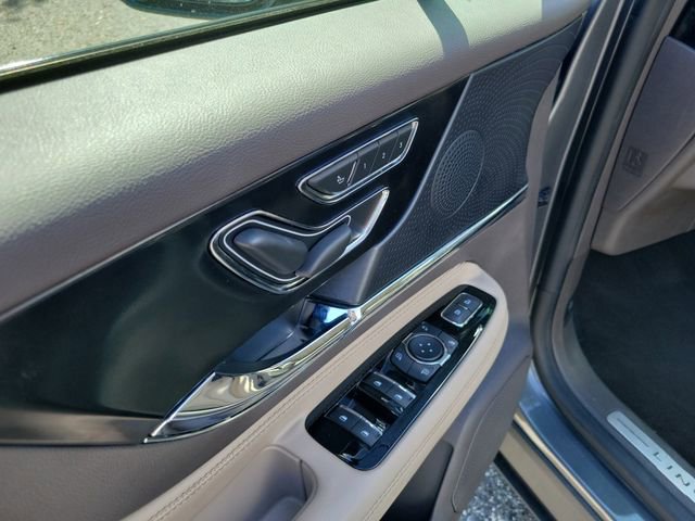 Used 2023 Lincoln Corsair Reserve w/ Jet Appearance Package image 10
