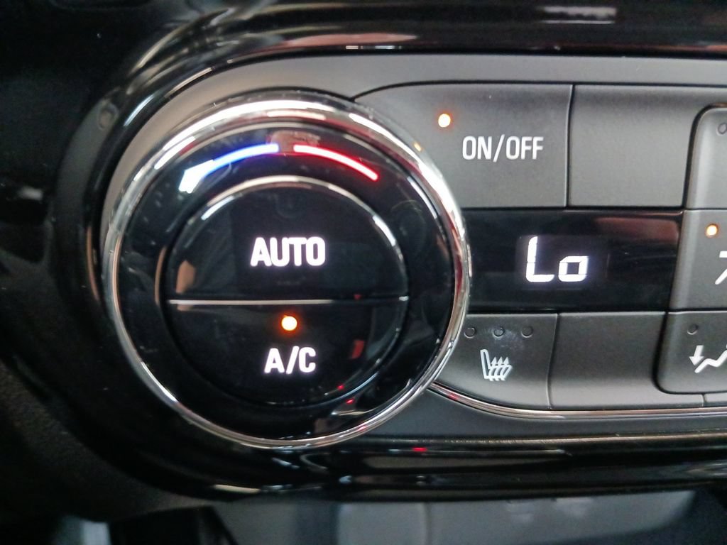 Used 2026 Chevrolet Trax RS w/ Driver Confidence Package FWD image 24