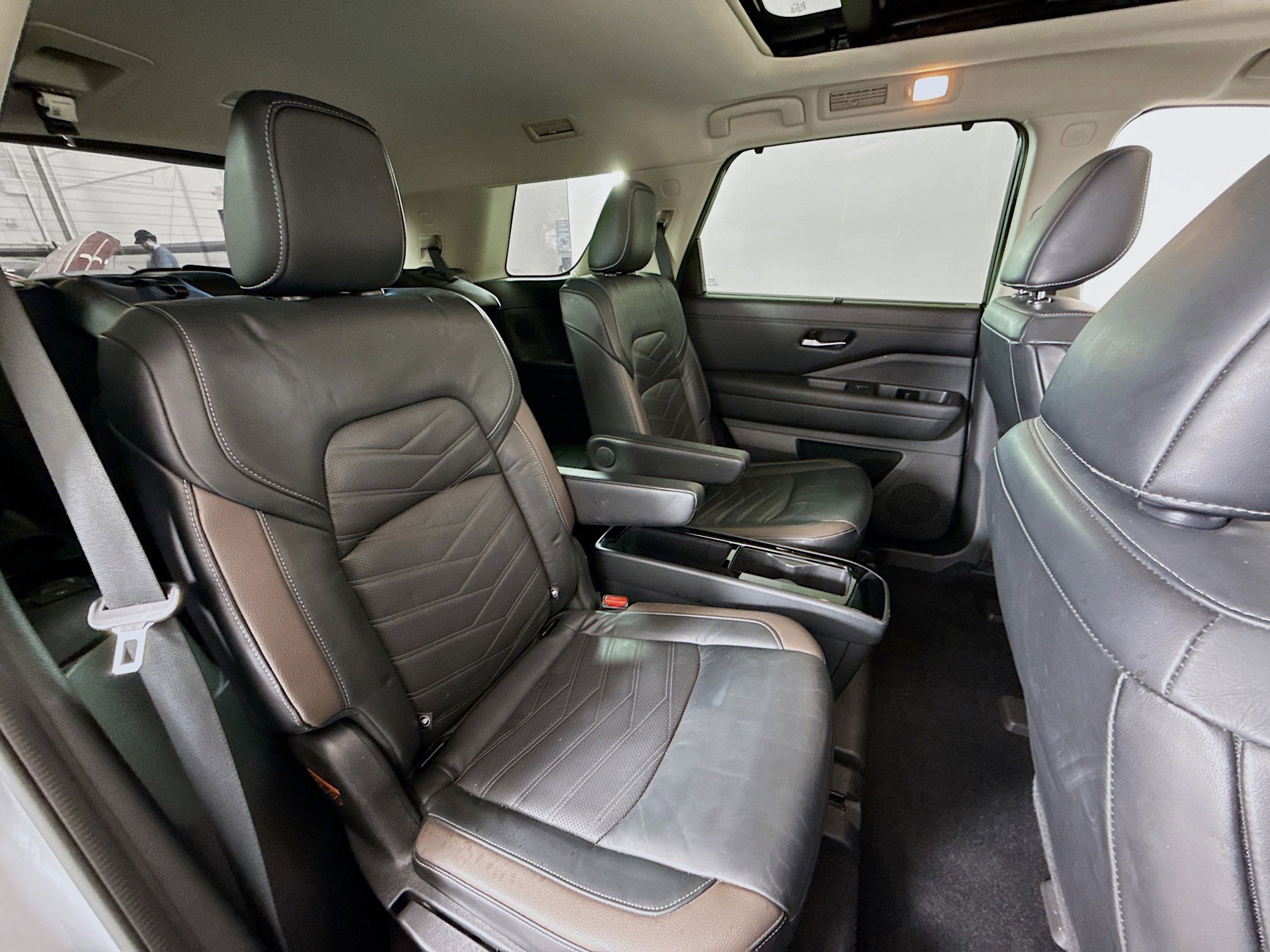 Used 2022 Nissan Pathfinder Platinum w/ Cargo Package image 27