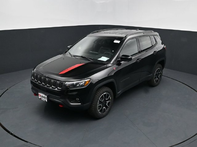 New 2026 Jeep Compass Trailhawk w/ Trailer Tow Group AWD/4WD image 47