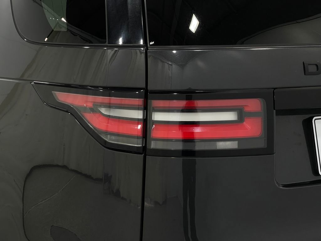 Used 2020 Land Rover Discovery HSE image 37