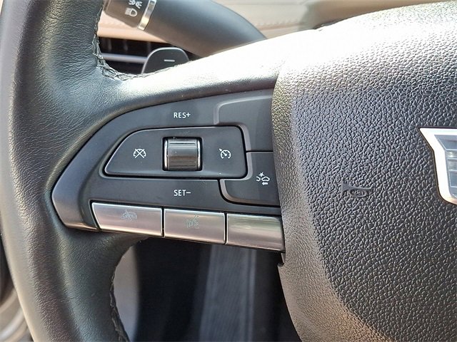 Used 2024 Cadillac XT4 Premium Luxury image 17