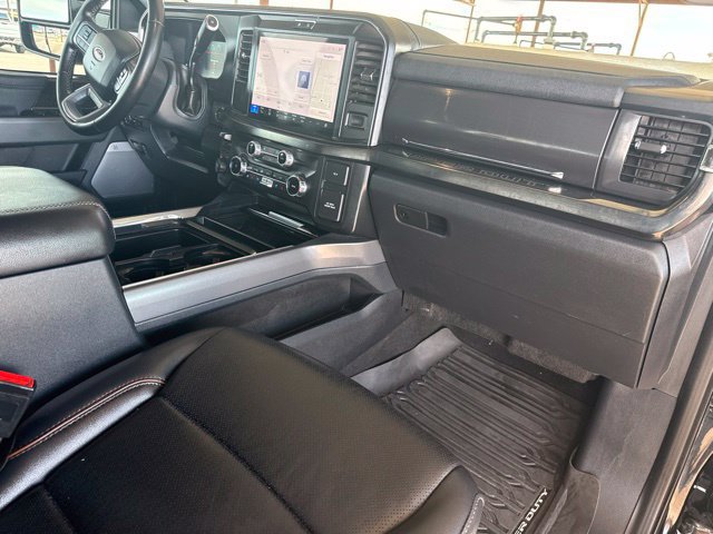 Used 2025 Ford F350 Lariat AWD/4WD image 13
