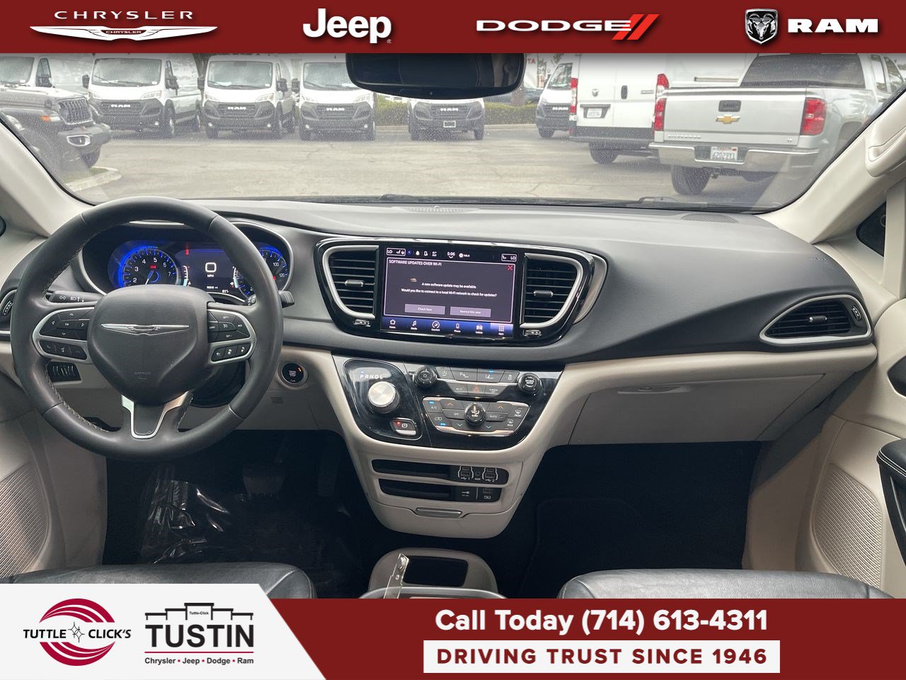 Used 2022 Chrysler Pacifica Touring-L FWD image 18