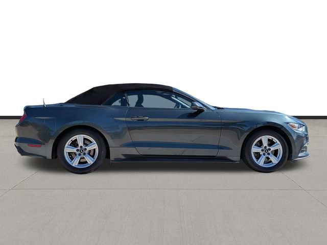Used 2016 Ford Mustang Convertible image 4