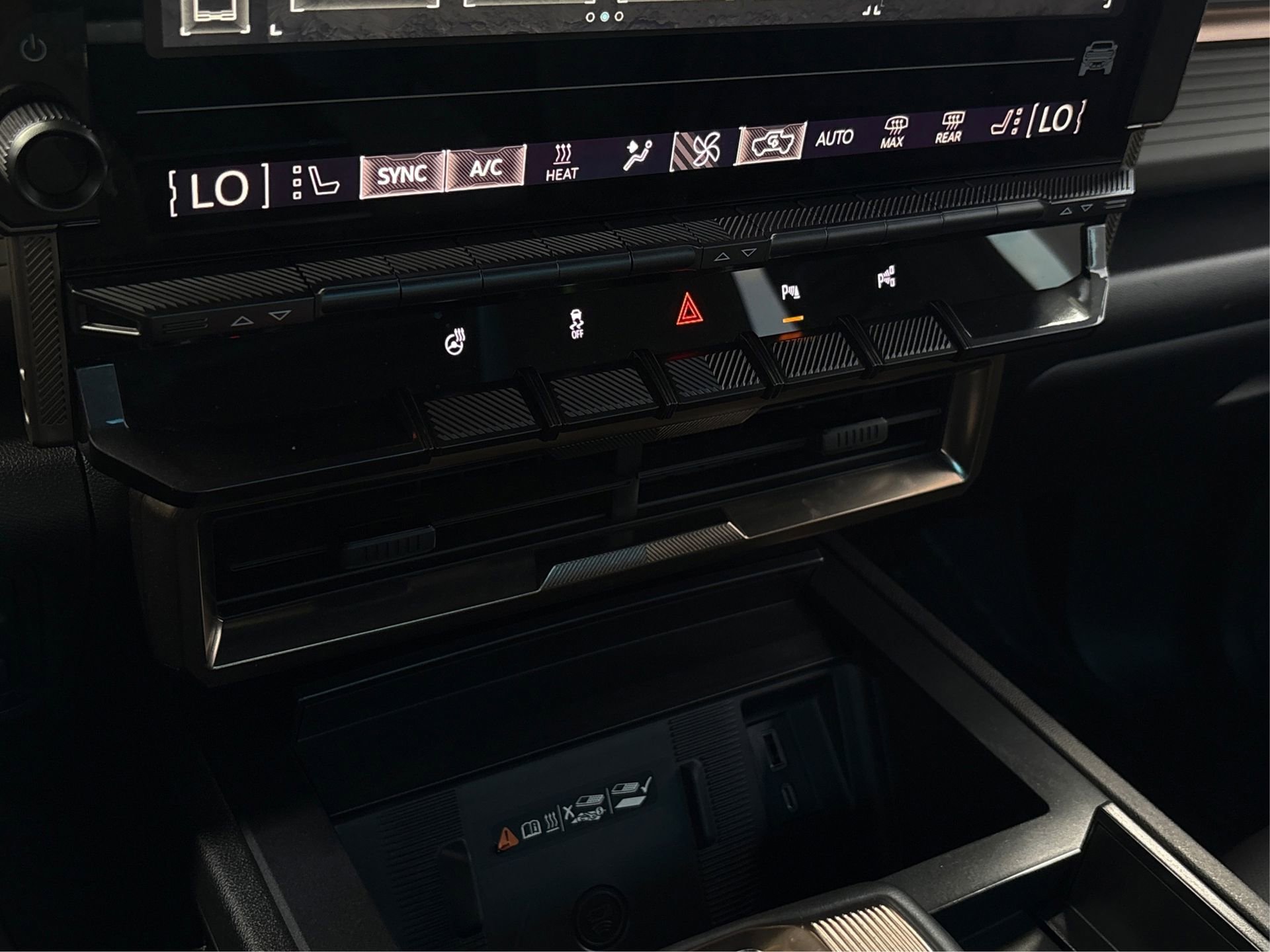 Used 2024 GMC Hummer EV 3X w/ LPO, Roof Cross Rail Package image 26