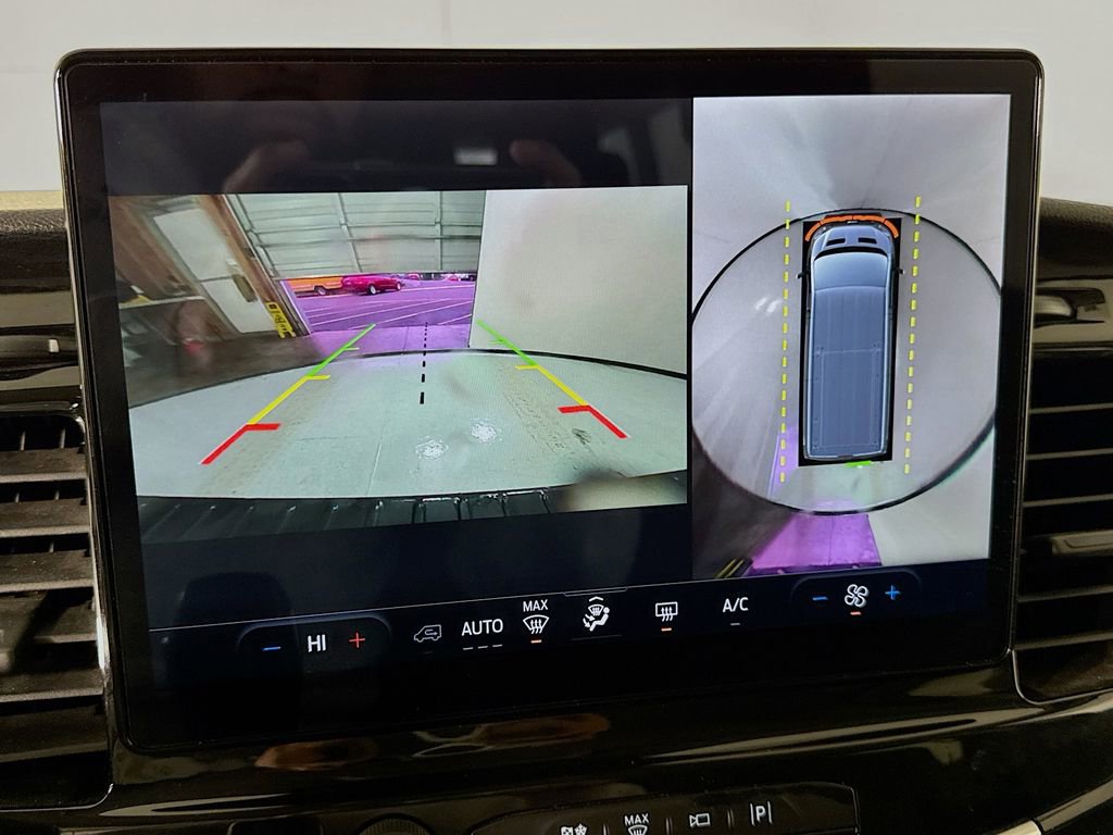 Used 2023 Ford Transit 350 XLT image 32