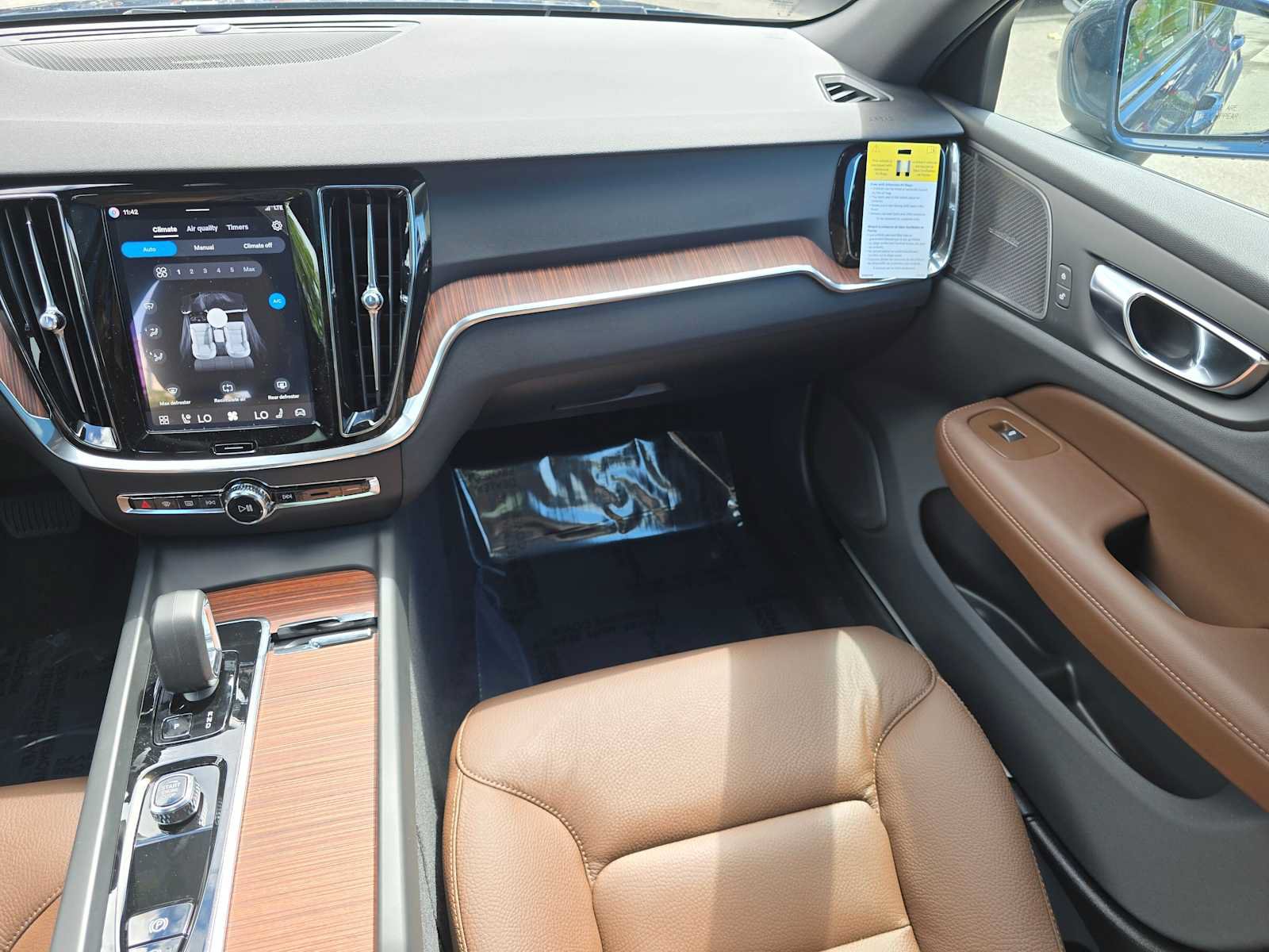 New 2026 Volvo V60 B5 Cross Country Plus w/ Protection Package Premier AWD/4WD image 18