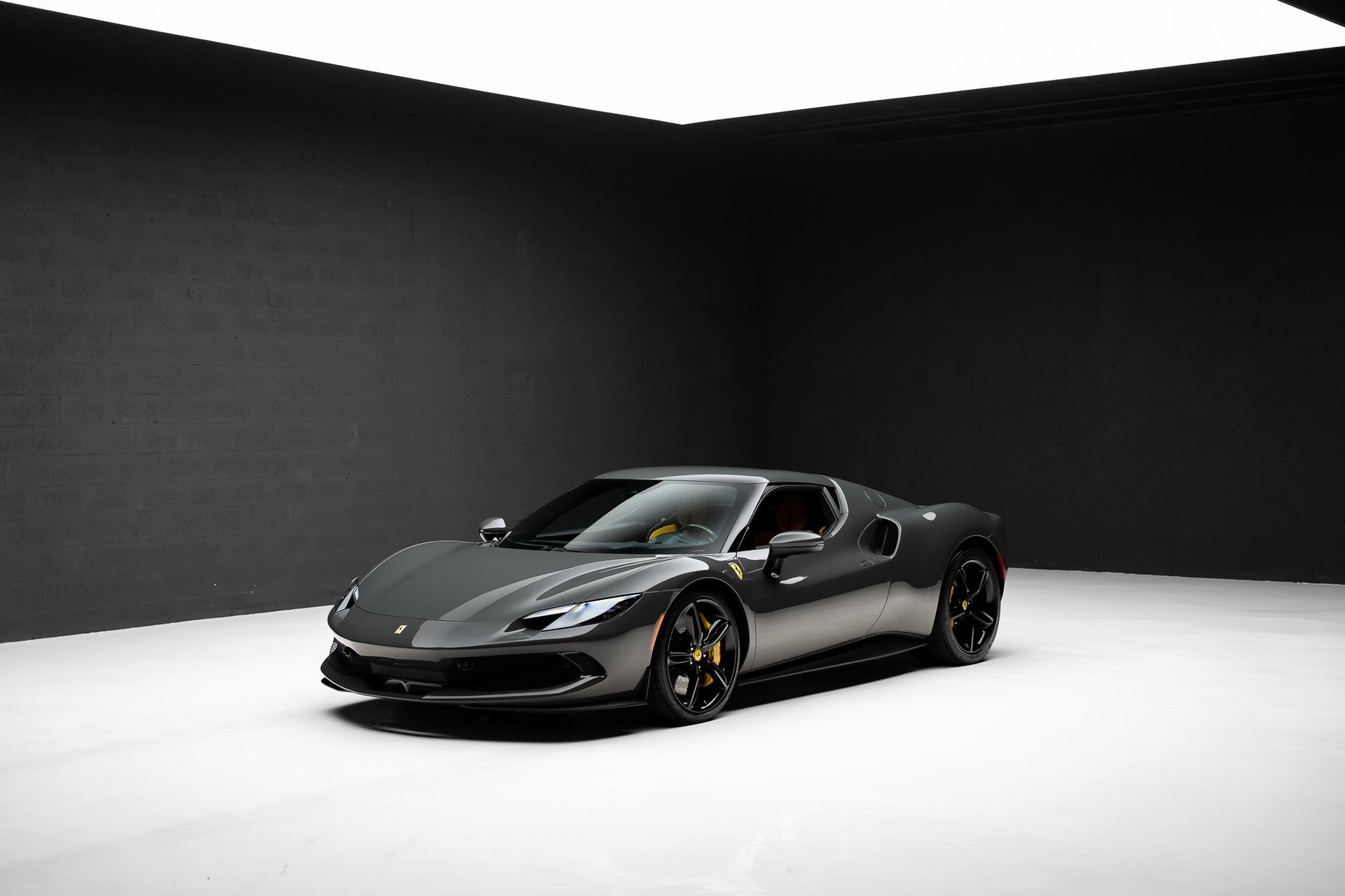 Used 2024 Ferrari 296 GTB RWD image 4