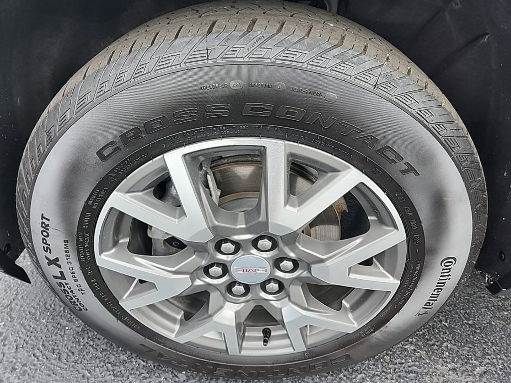 Certified 2023 GMC Acadia SLE w/ LPO, Floor Liner Package image 9