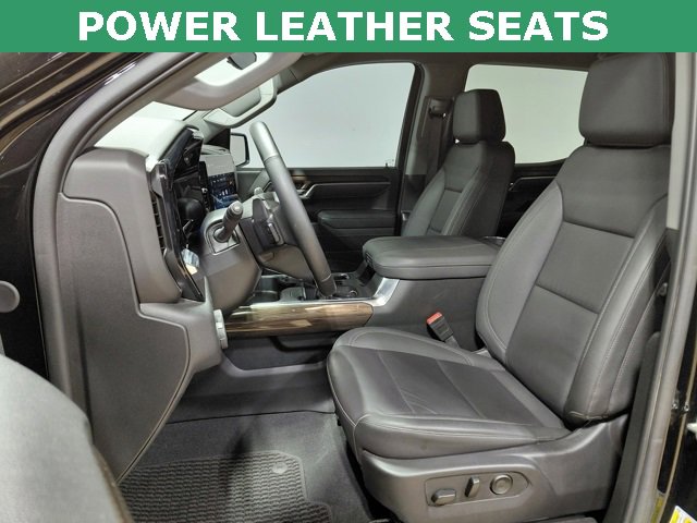 Used 2025 Chevrolet Silverado 1500 RST image 3