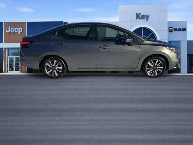 Used 2021 Nissan Versa SV image 7