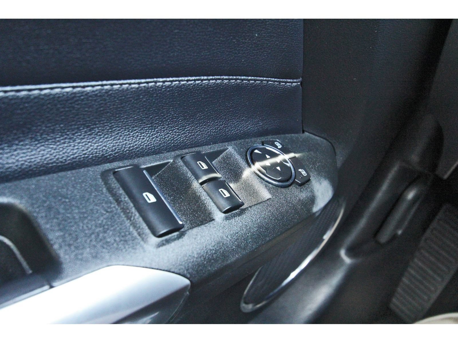 Used 2018 Ford Mustang GT Premium RWD image 18