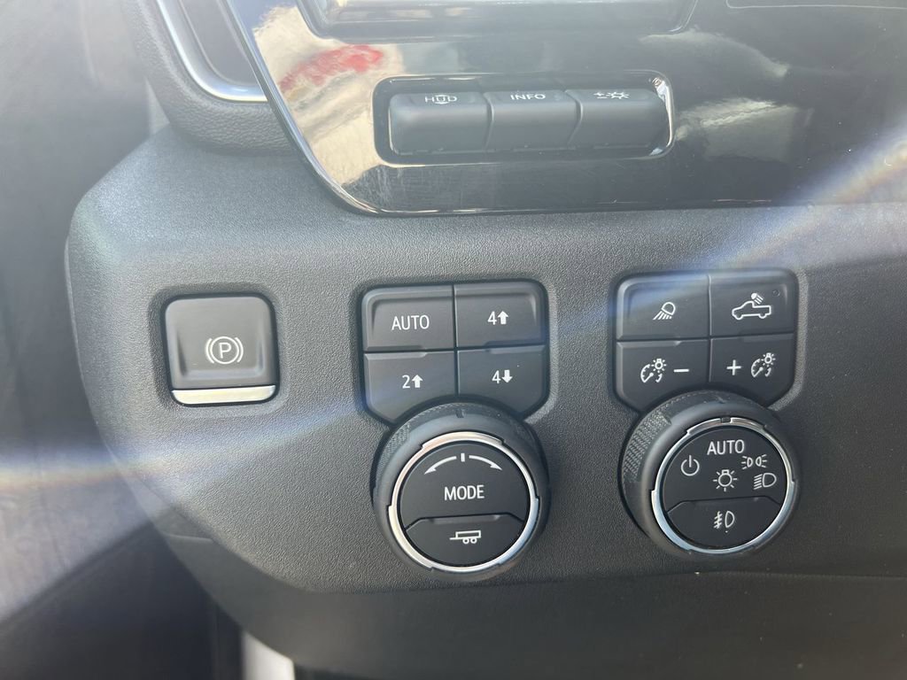 Certified 2022 Chevrolet Silverado 1500 High Country w/ High Country Premium Package image 18