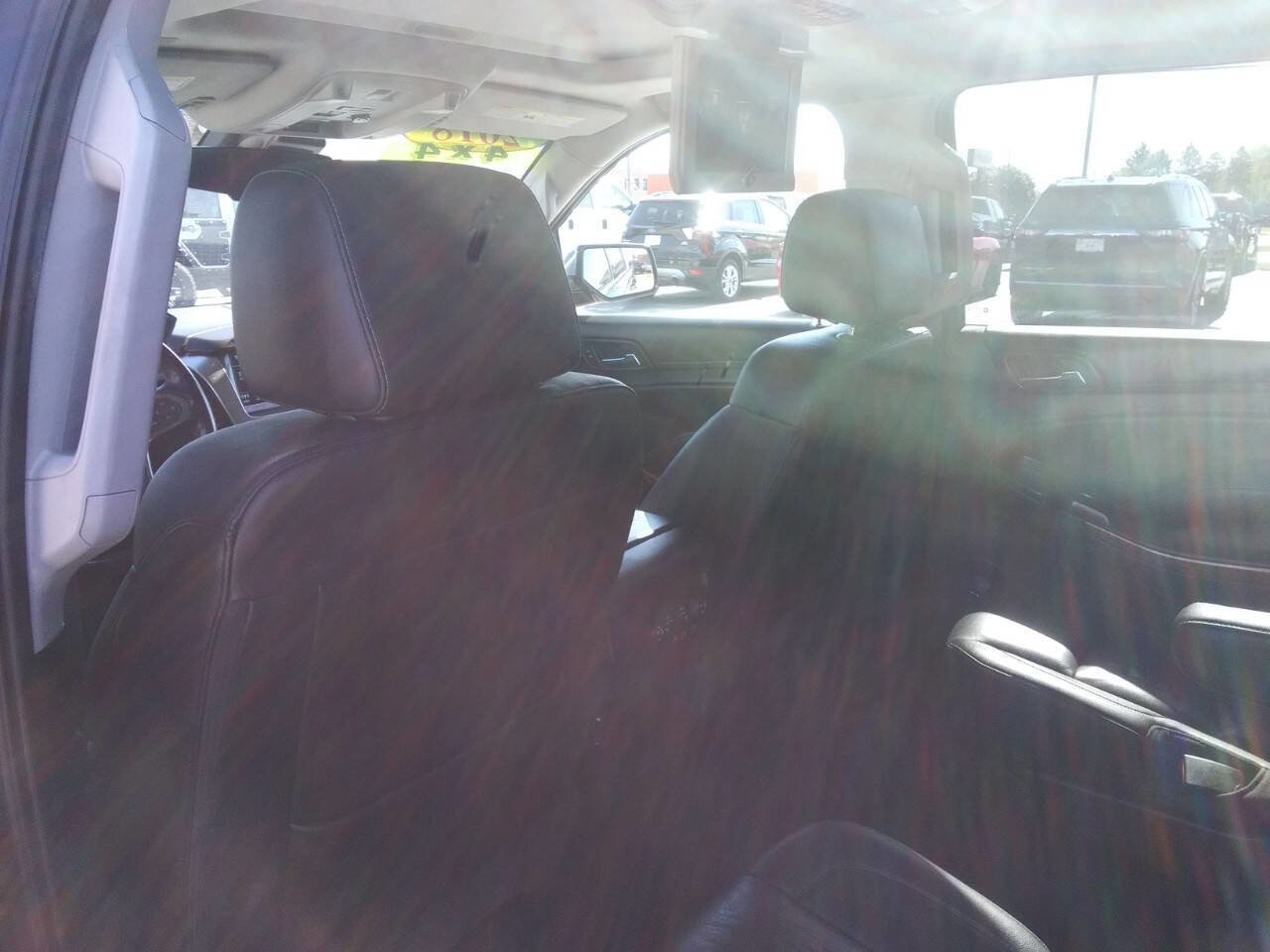 Used 2018 Chevrolet Suburban Premier image 18