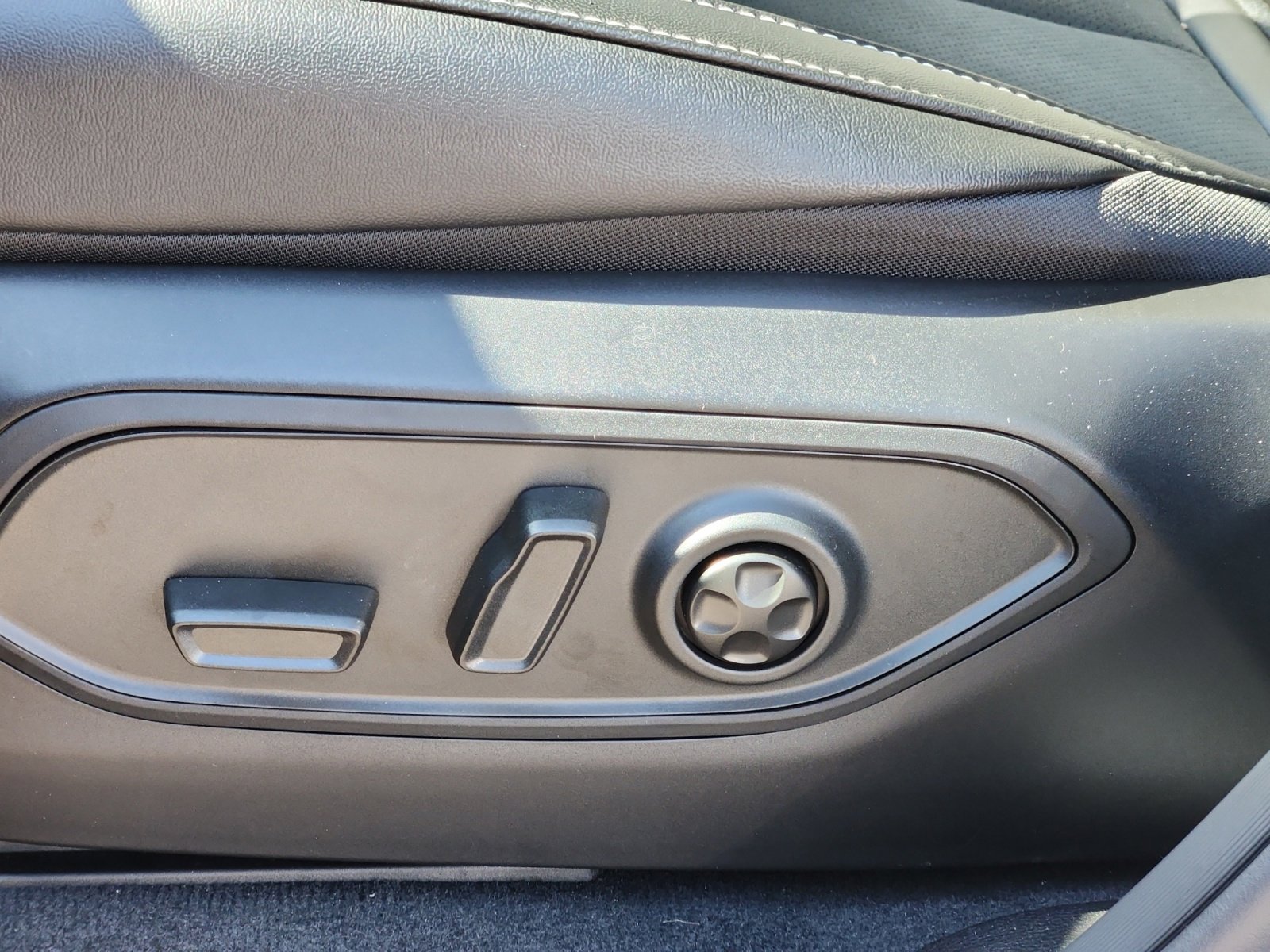 New 2025 Jeep Grand Cherokee L Altitude image 14