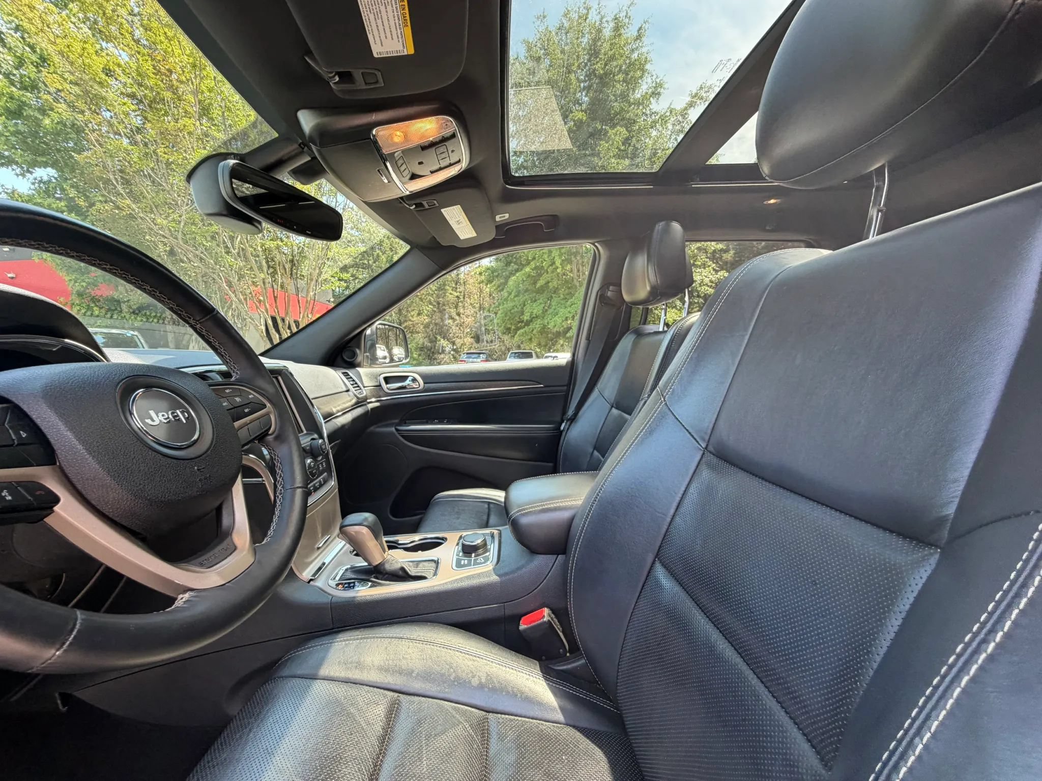 Used 2017 Jeep Grand Cherokee Limited w/ Luxury Group II AWD/4WD image 10