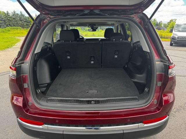 Certified 2023 Jeep Grand Cherokee Laredo AWD/4WD image 17