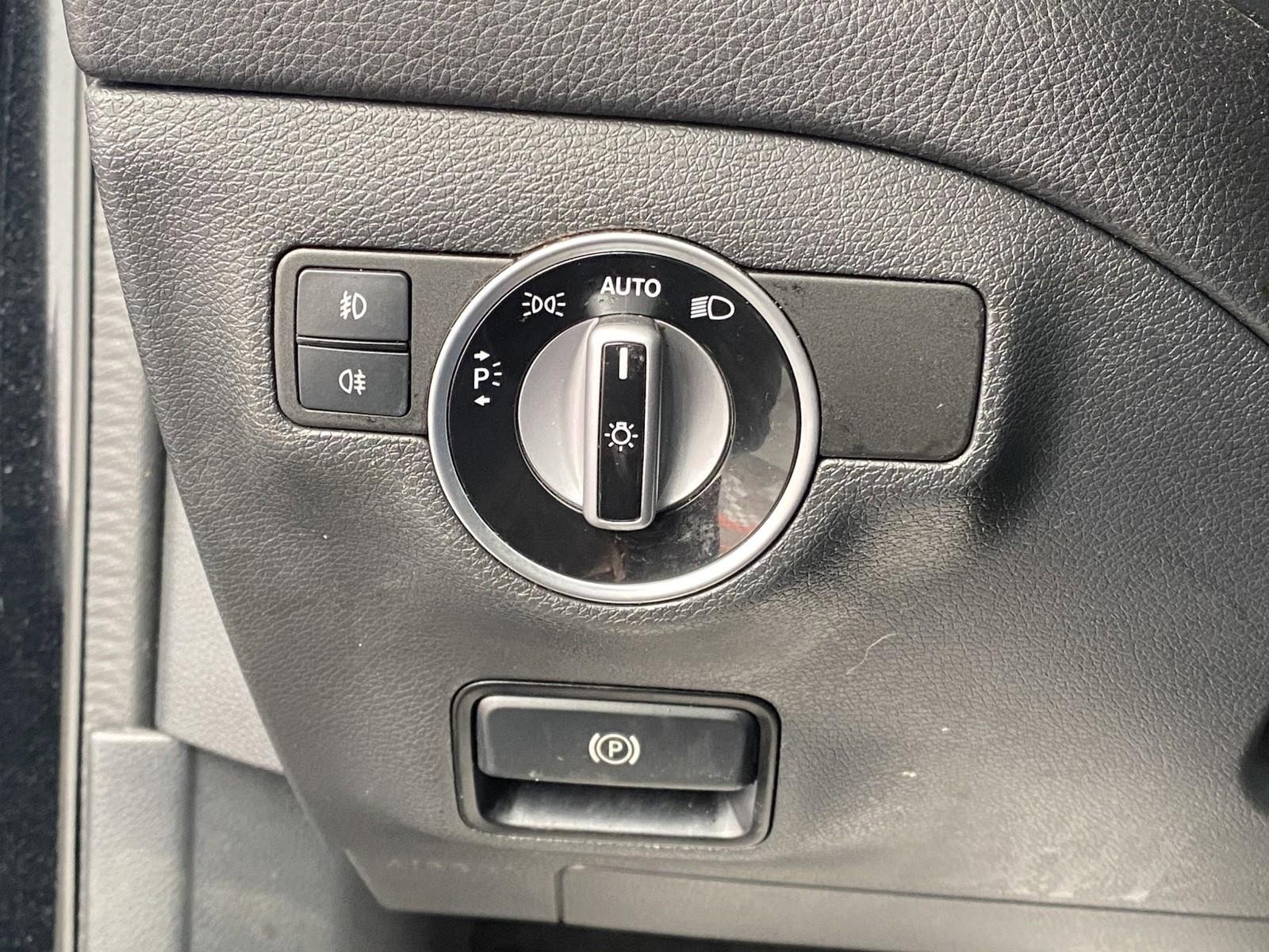 Used 2017 Mercedes-Benz GLA 250 4MATIC image 28