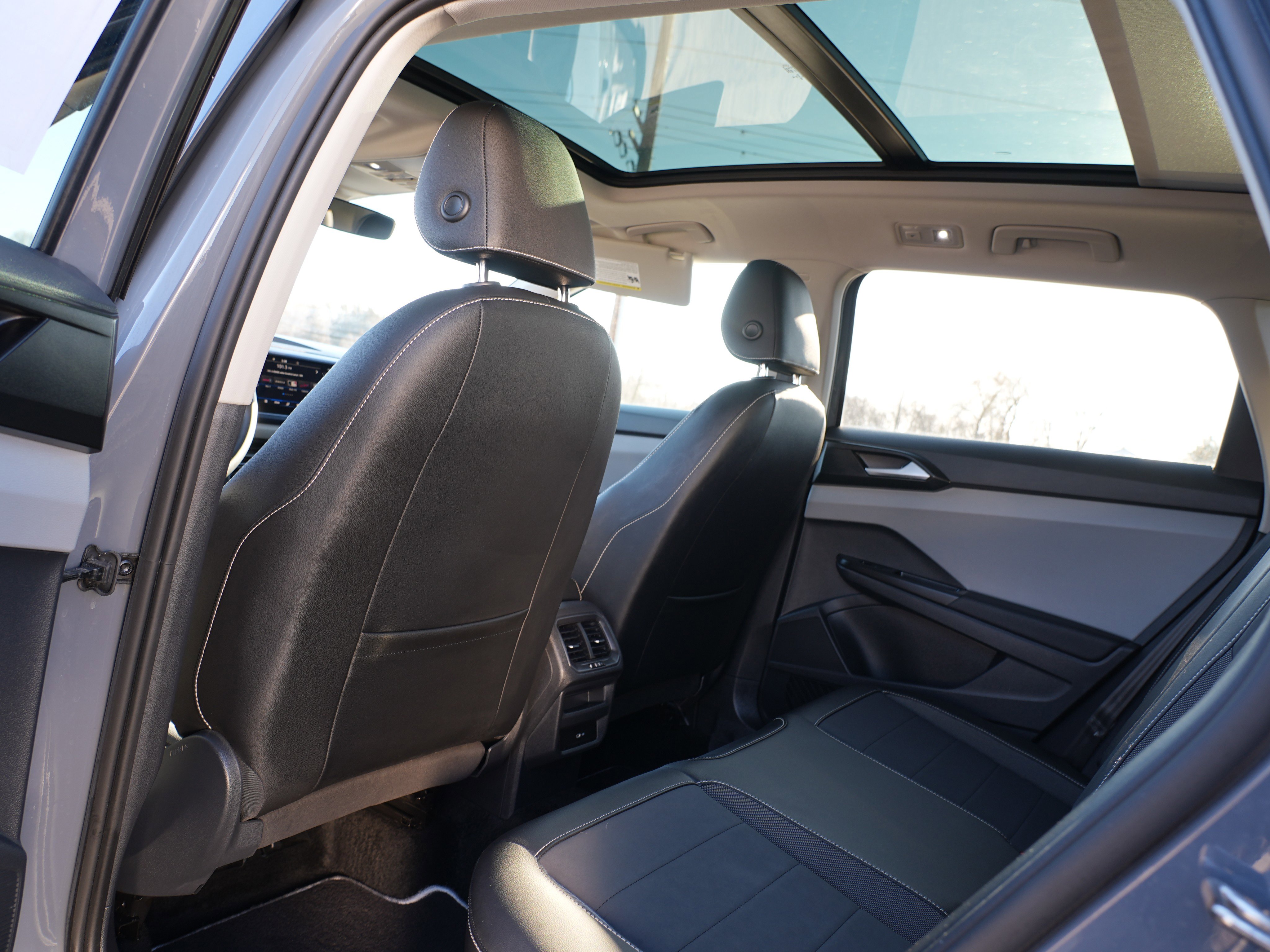 Used 2023 Volkswagen Taos SE image 20