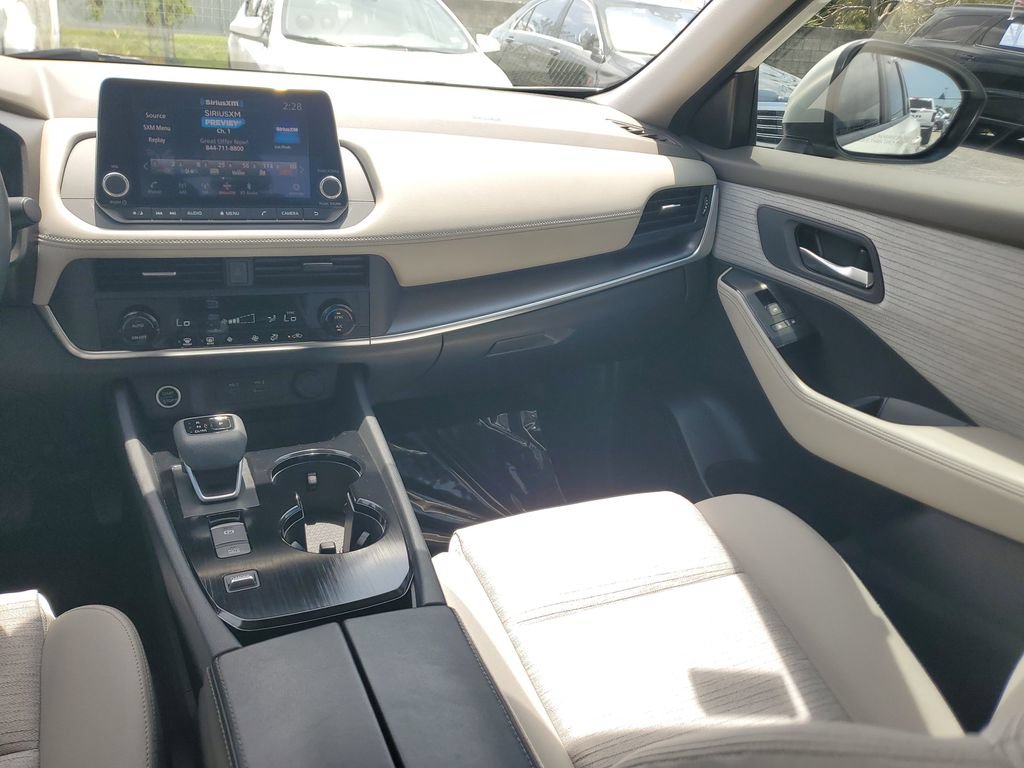Used 2023 Nissan Rogue SV FWD image 12