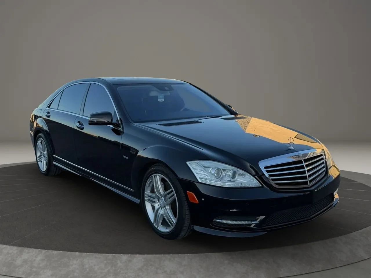 Used 2012 Mercedes-Benz S 550 image 4