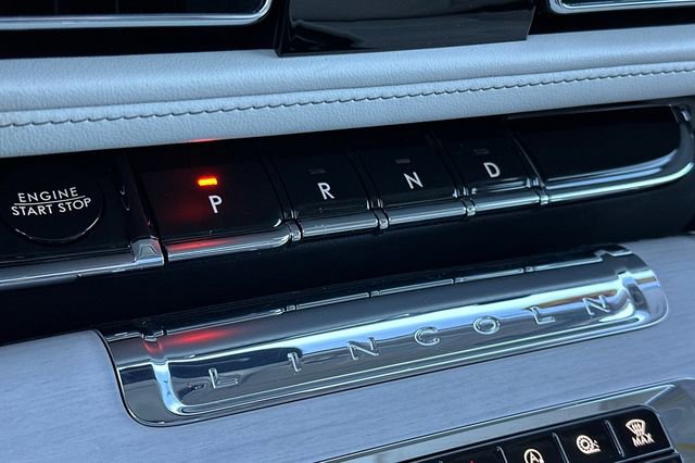Used 2025 Lincoln Aviator Reserve w/ Jet Appearance Package image 21