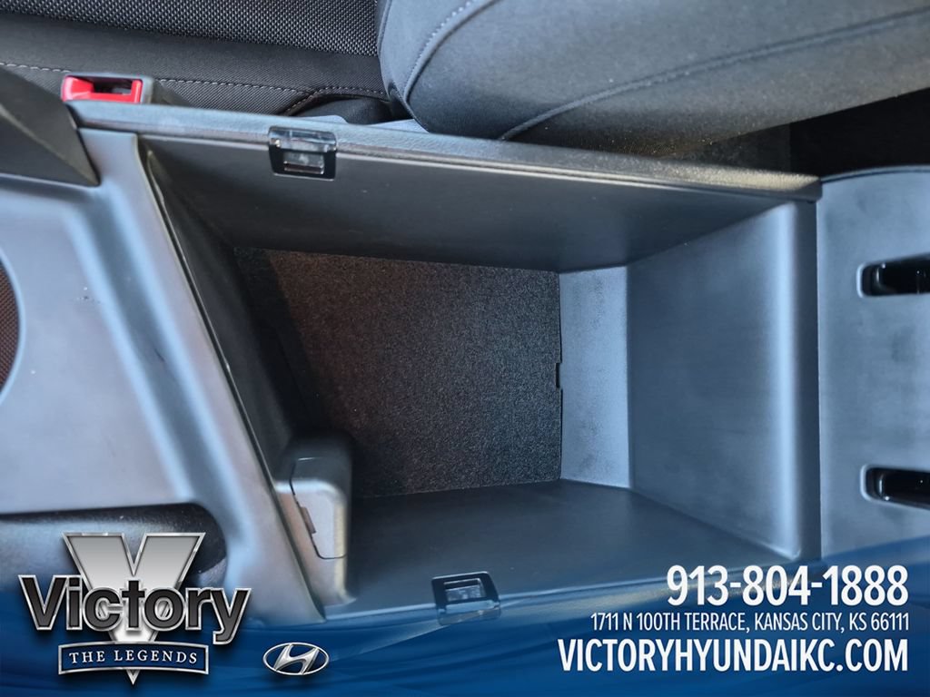 Used 2025 Hyundai Elantra SE FWD image 24