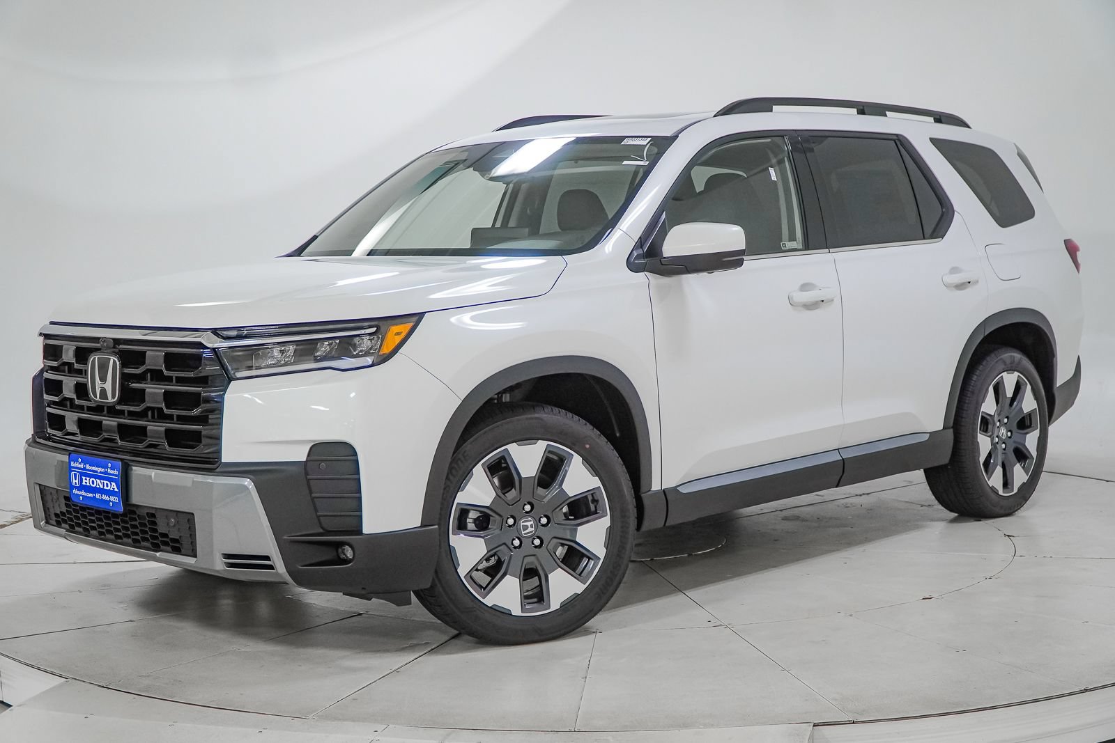 New 2026 Honda Pilot Touring image 1