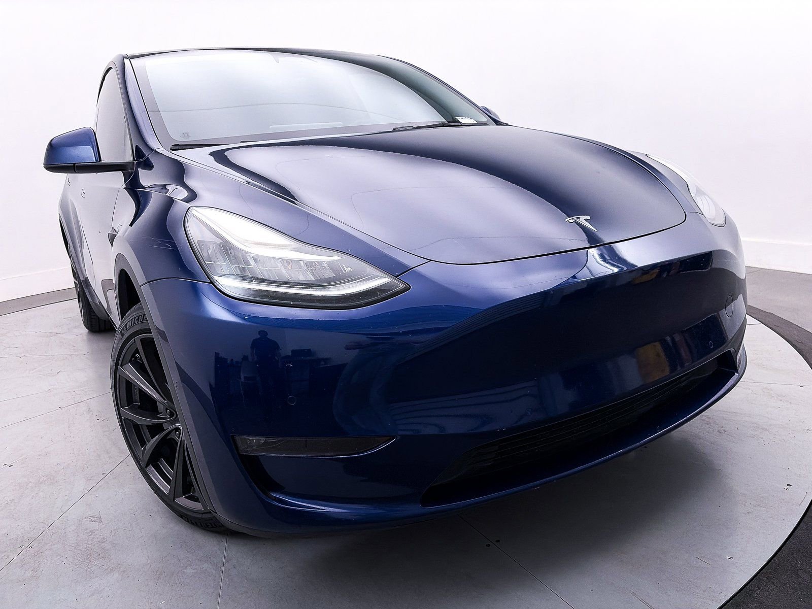 Used 2022 Tesla Model Y Long Range image 3