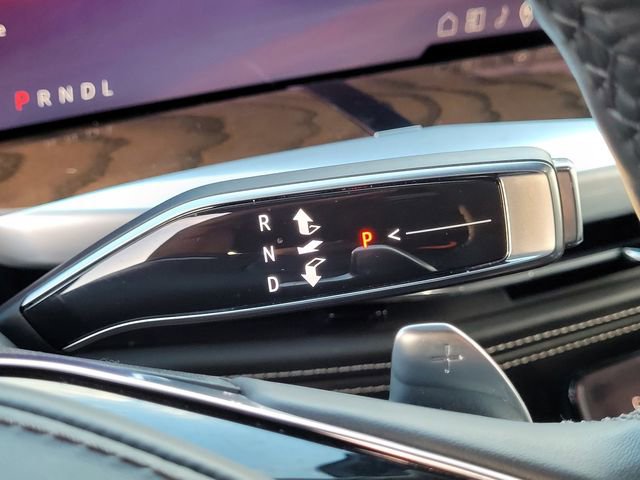 Used 2025 Cadillac Escalade ESV Premium Luxury Platinum image 19