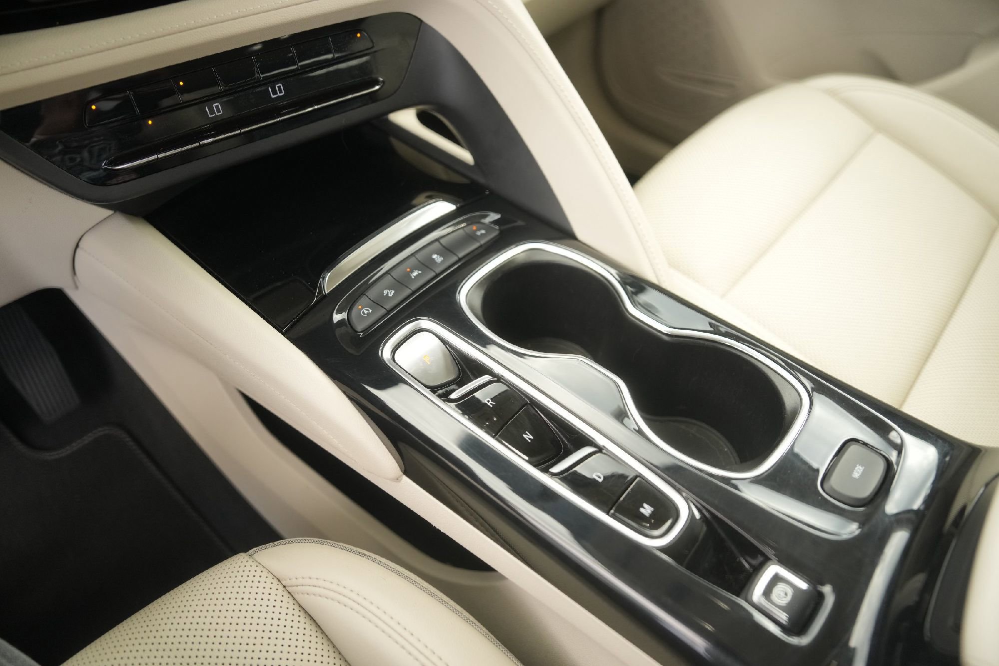 Used 2023 Buick Envision Essence image 17