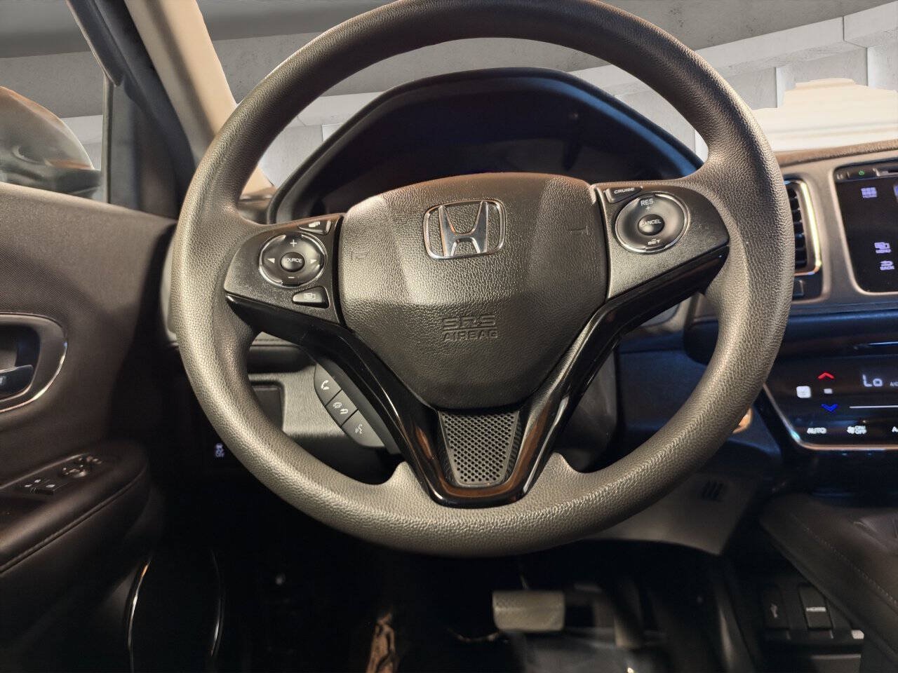 Used 2018 Honda HR-V EX image 8
