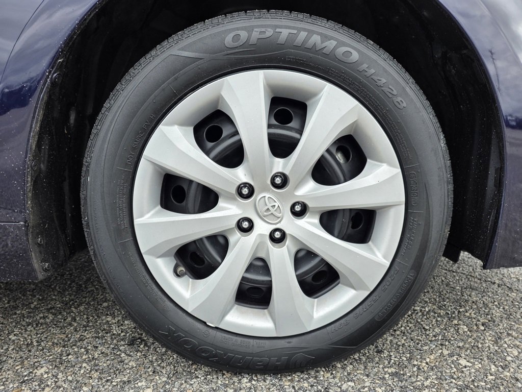 Used 2022 Toyota Corolla LE image 28