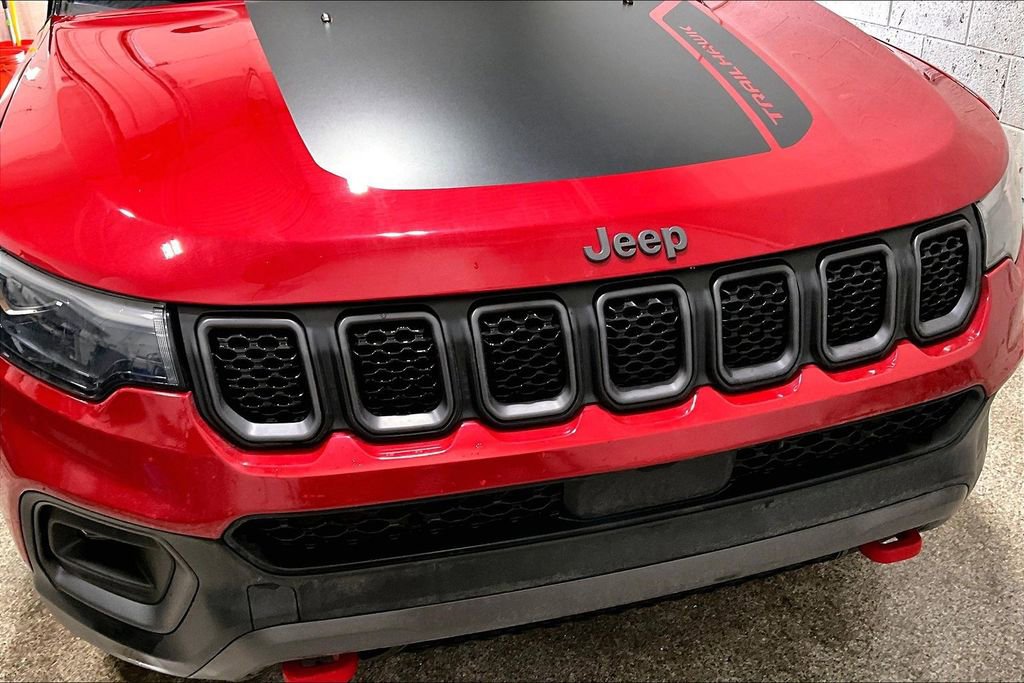 Used 2023 Jeep Compass Trailhawk w/ Trailhawk Elite Group AWD/4WD image 32