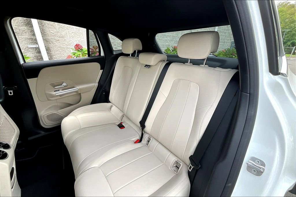 Certified 2025 Mercedes-Benz GLA 250 4MATIC image 28