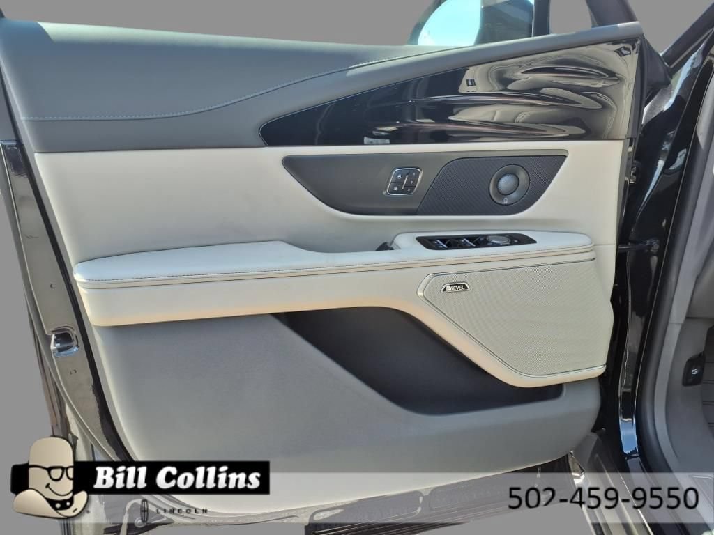 New 2025 Lincoln Nautilus Reserve w/ Jet Appearance Package AWD/4WD image 14