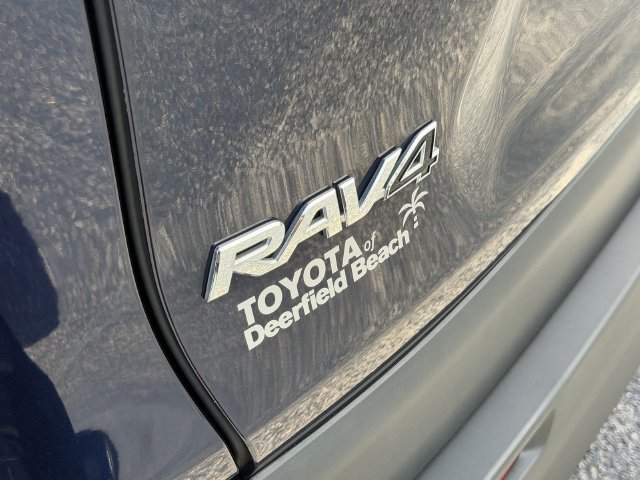 Used 2021 Toyota RAV4 XLE Premium AWD/4WD image 15