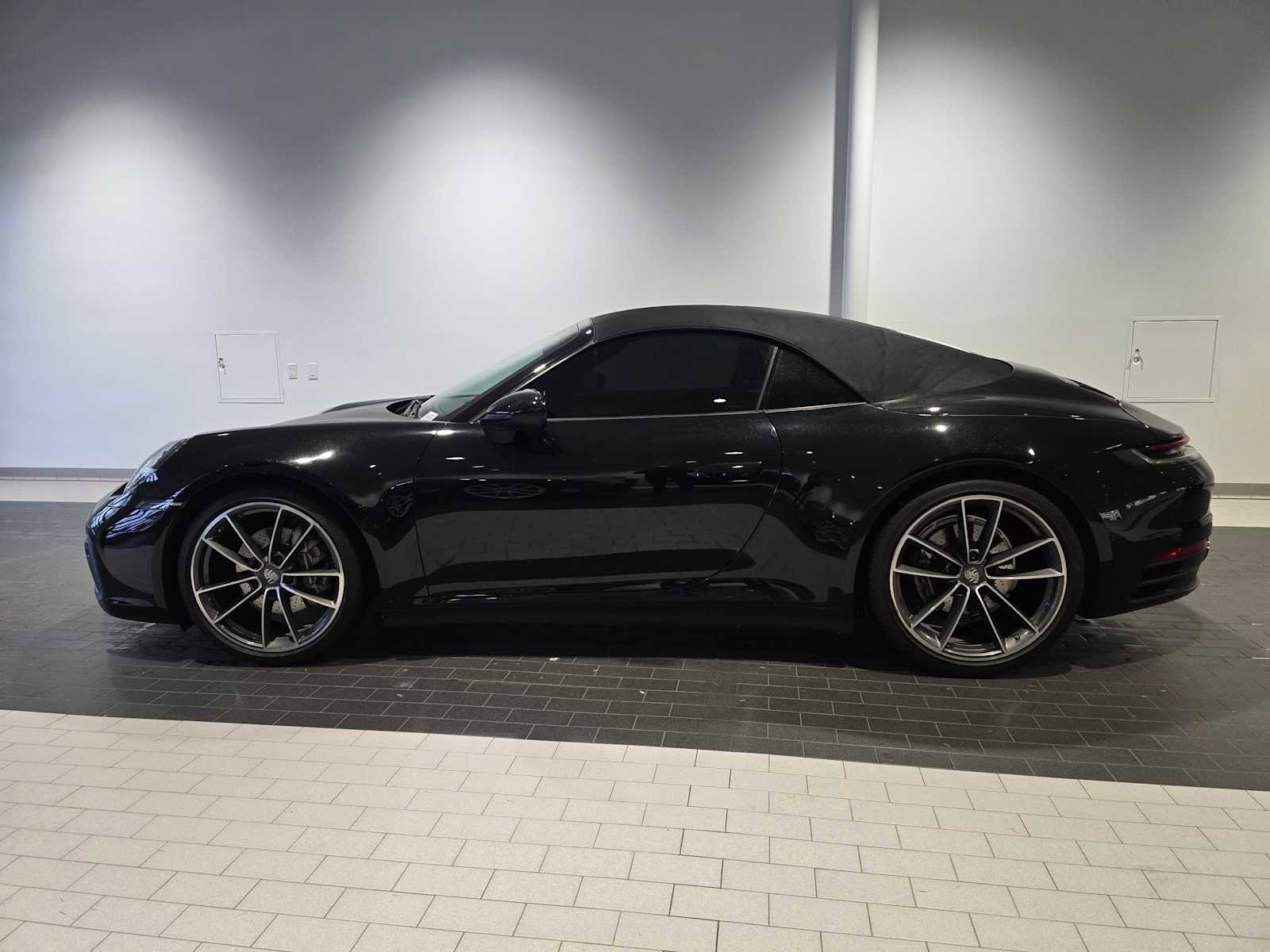 Used 2020 Porsche 911 Carrera image 2