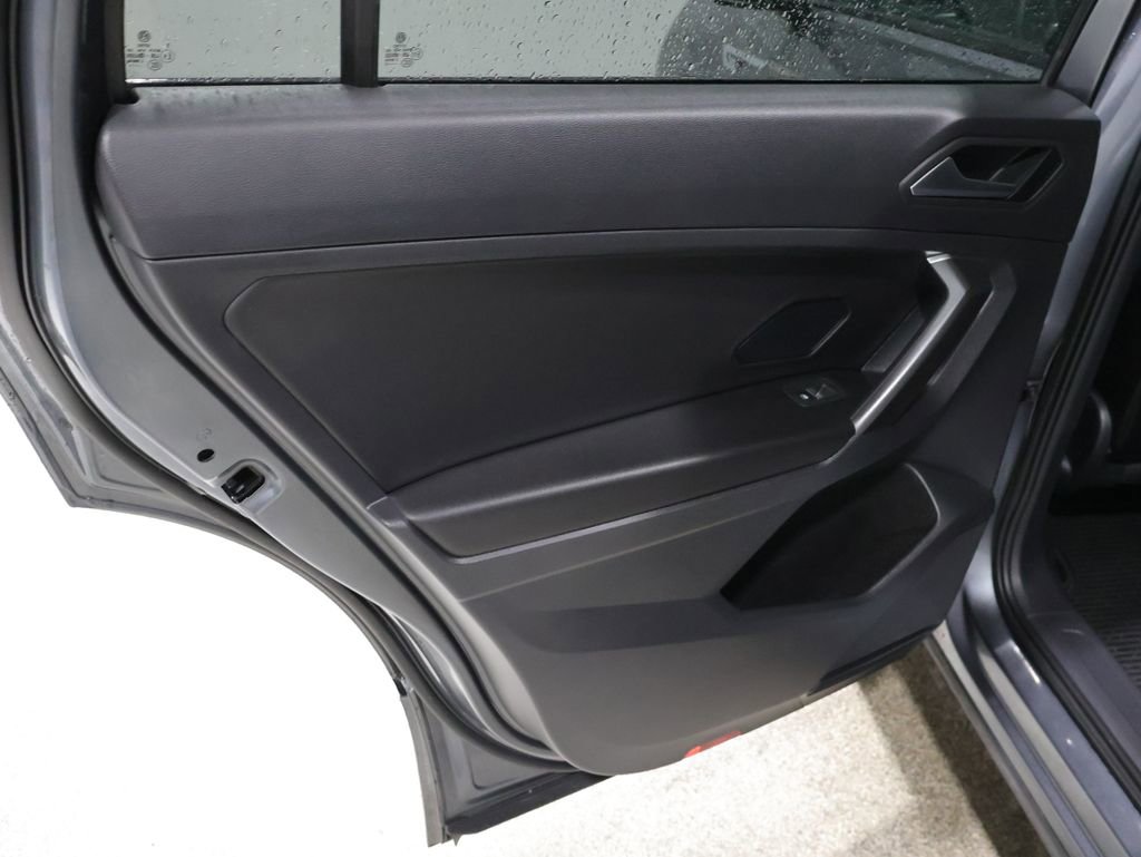 Used 2021 Volkswagen Tiguan SE R-Line image 20