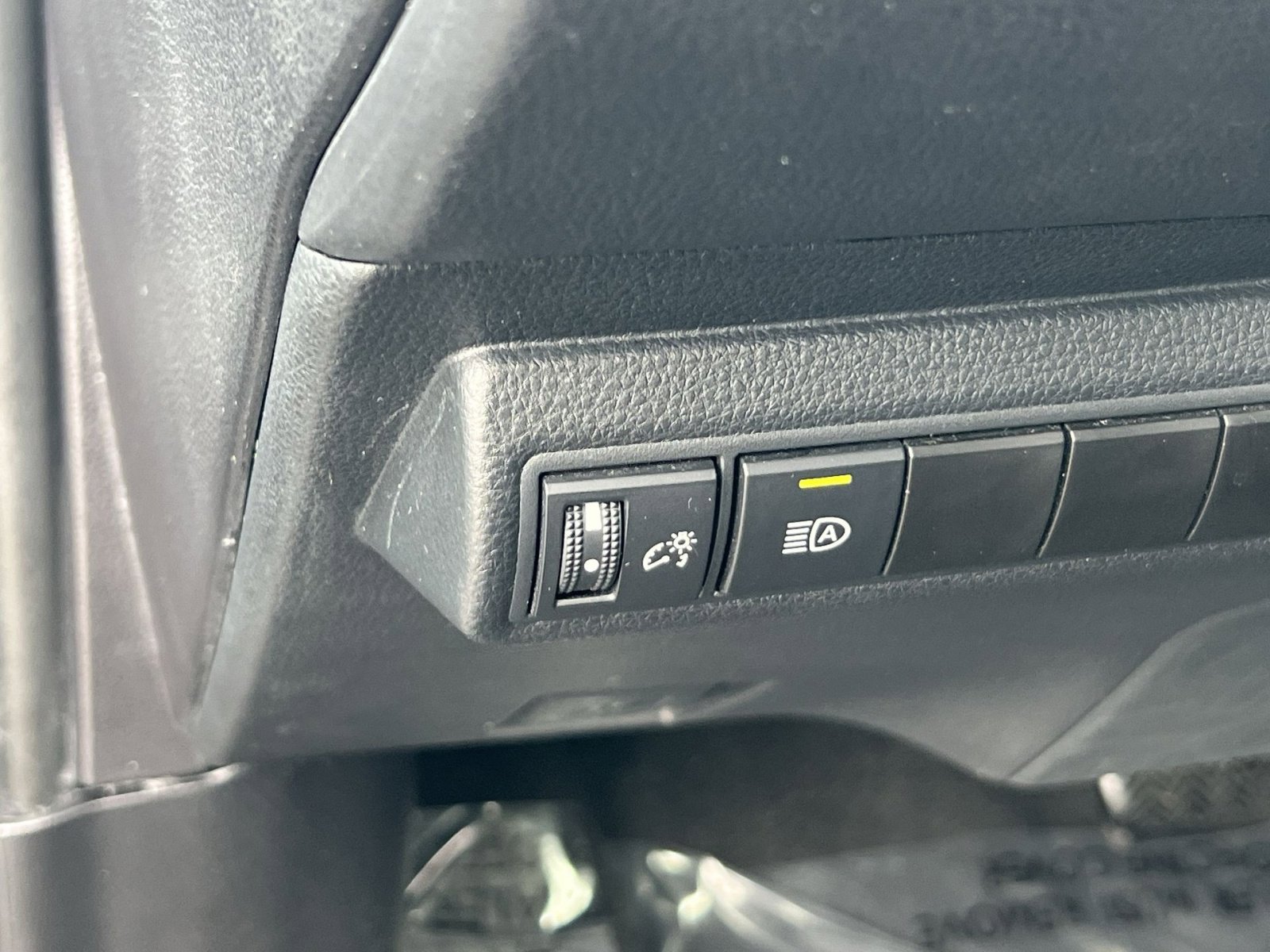 Used 2024 Toyota Corolla LE image 31