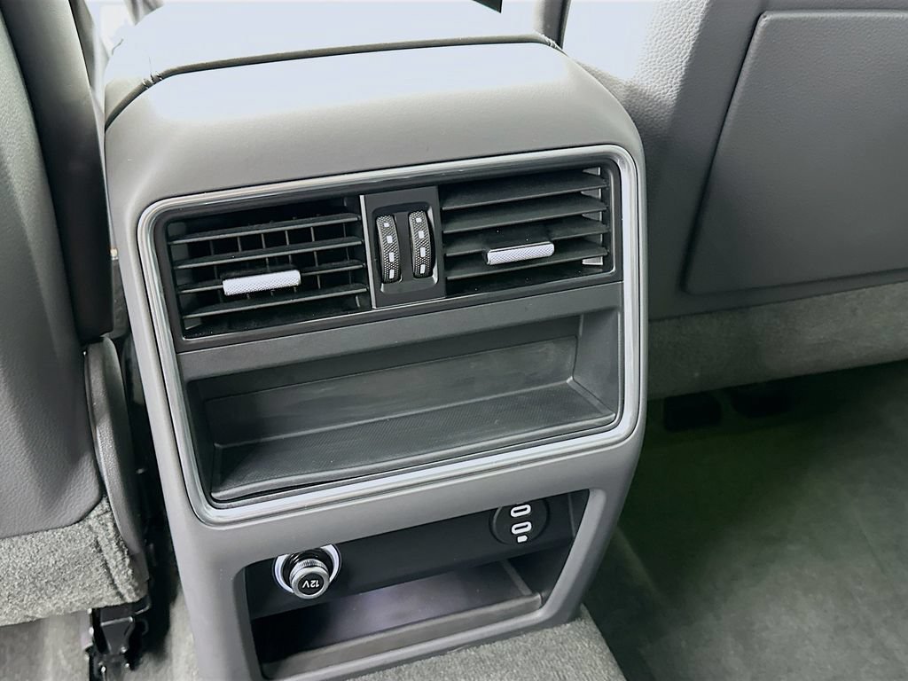 Certified 2022 Porsche Cayenne AWD/4WD image 27