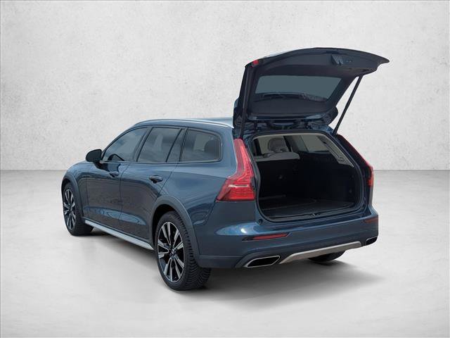 Used 2021 Volvo V60 T5 Cross Country AWD/4WD image 9