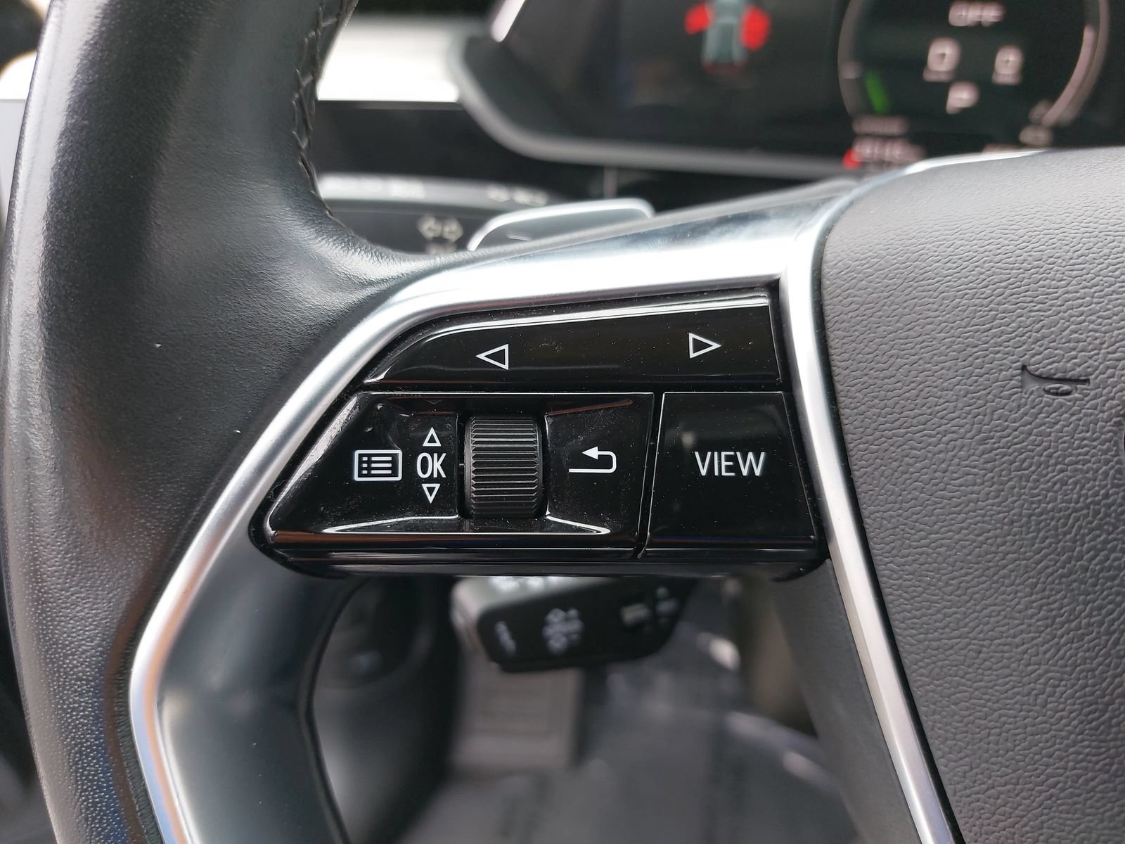 Used 2024 Audi Q8 e-tron Premium Plus AWD/4WD image 17
