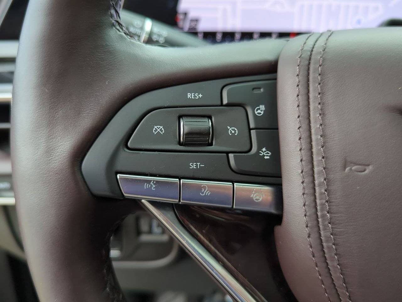 Certified 2023 Cadillac Escalade Premium Luxury Platinum AWD/4WD image 11