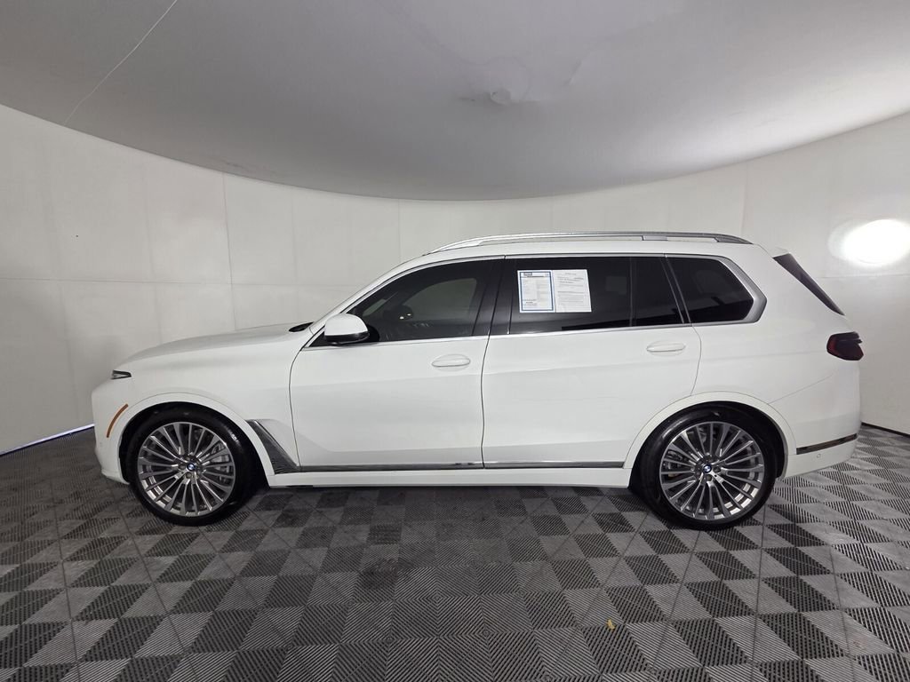 Used 2023 BMW X7 xDrive40i w/ Premium Package image 9