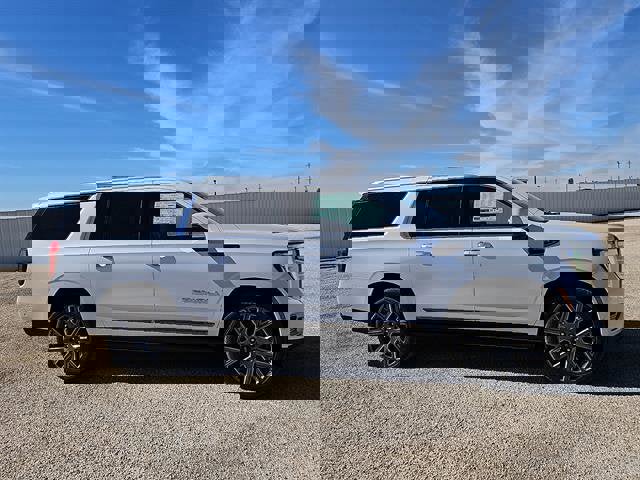 New 2026 GMC Yukon XL Denali Ultimate w/ LPO, Floor Liner Package image 6