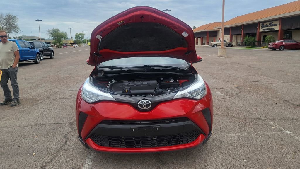 Used 2020 Toyota C-HR XLE FWD image 33