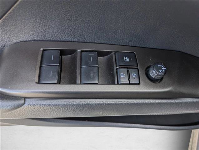 Used 2023 Toyota Camry SE FWD image 10