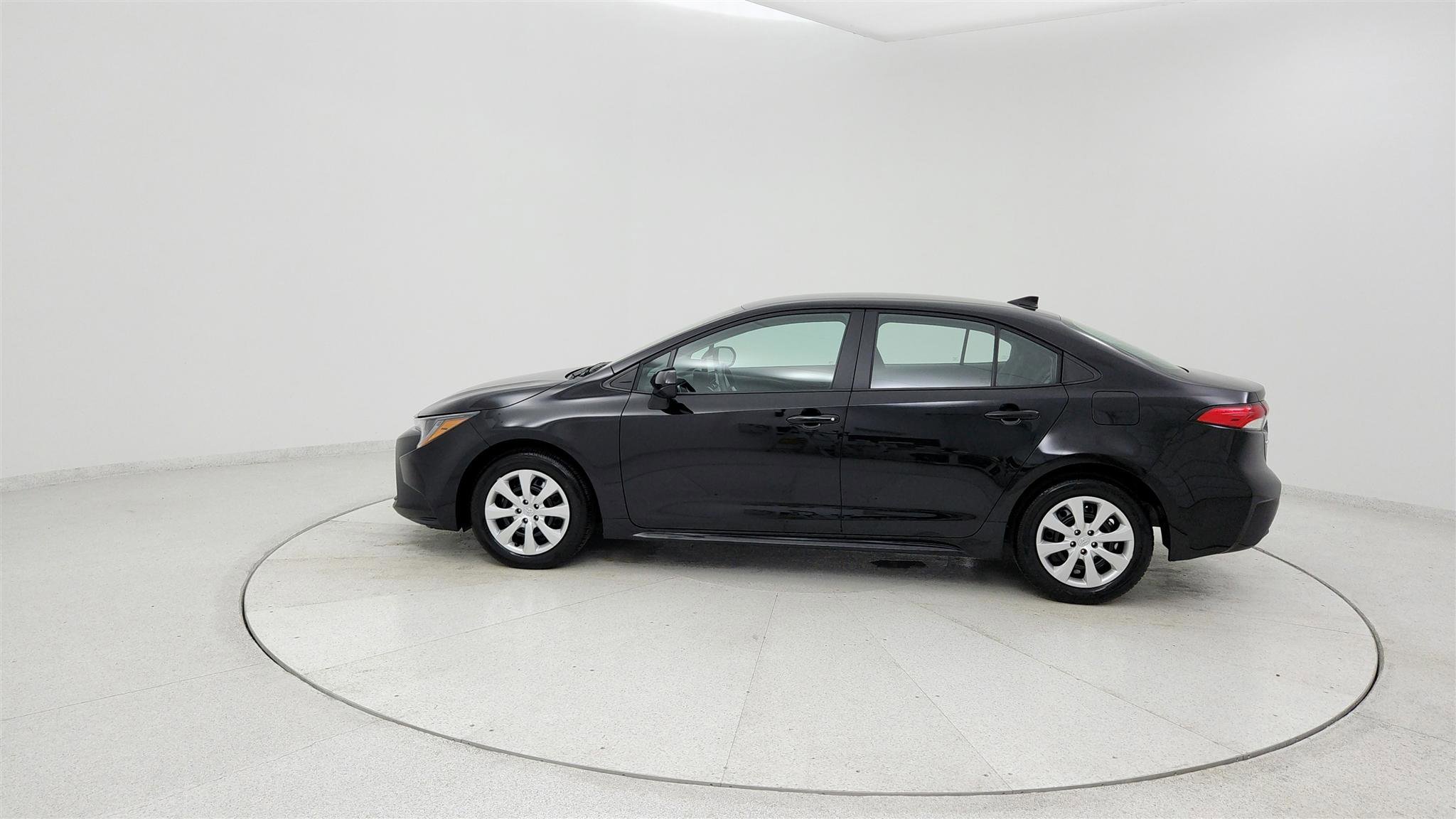 Used 2026 Toyota Corolla LE FWD image 2
